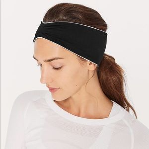 LULU LEMON run with me ear warmer